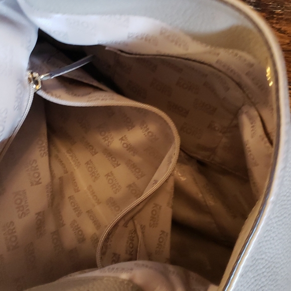 Michael Kors bag - Picture 8 of 10